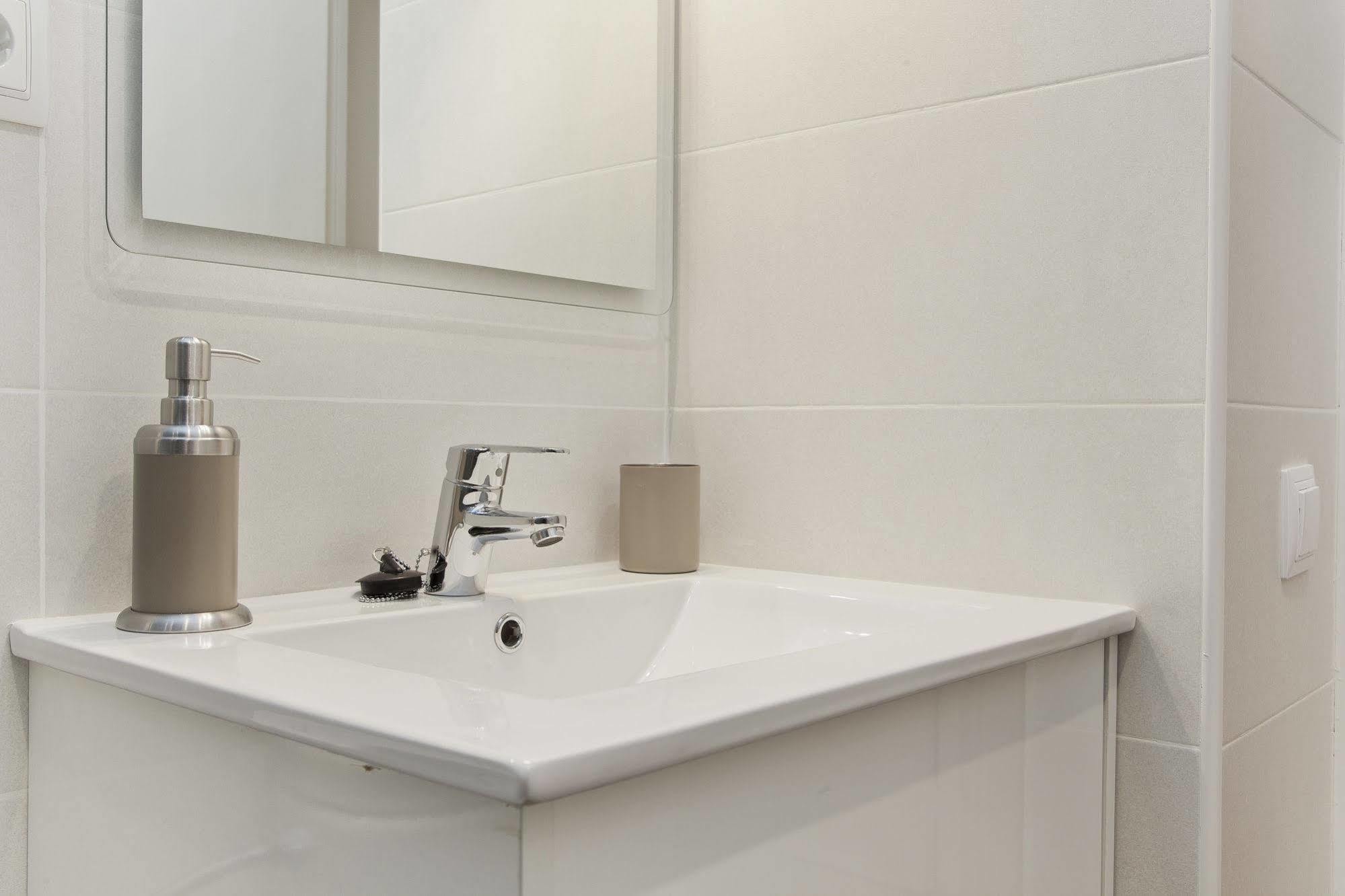 Flateli Roger Apartment *